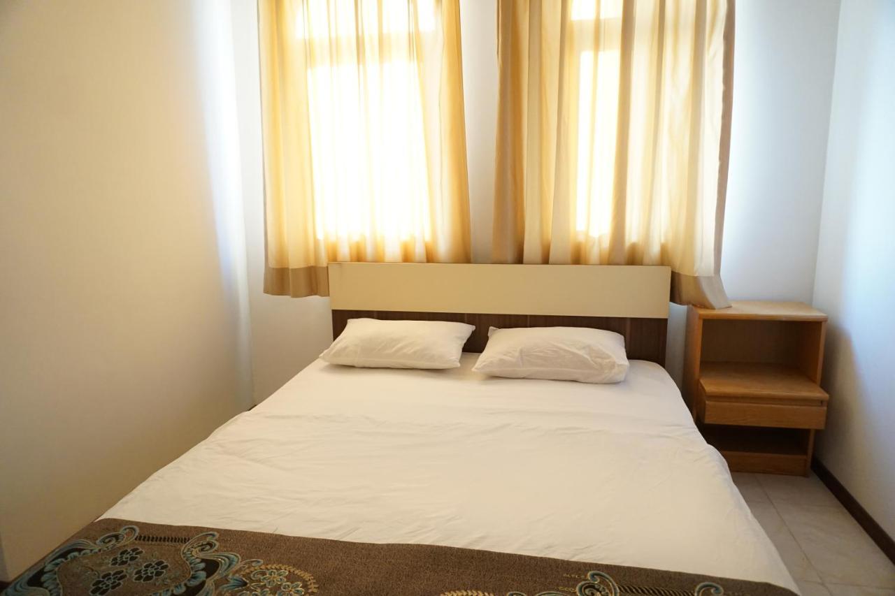 White Horse Hotel Баку Экстерьер фото