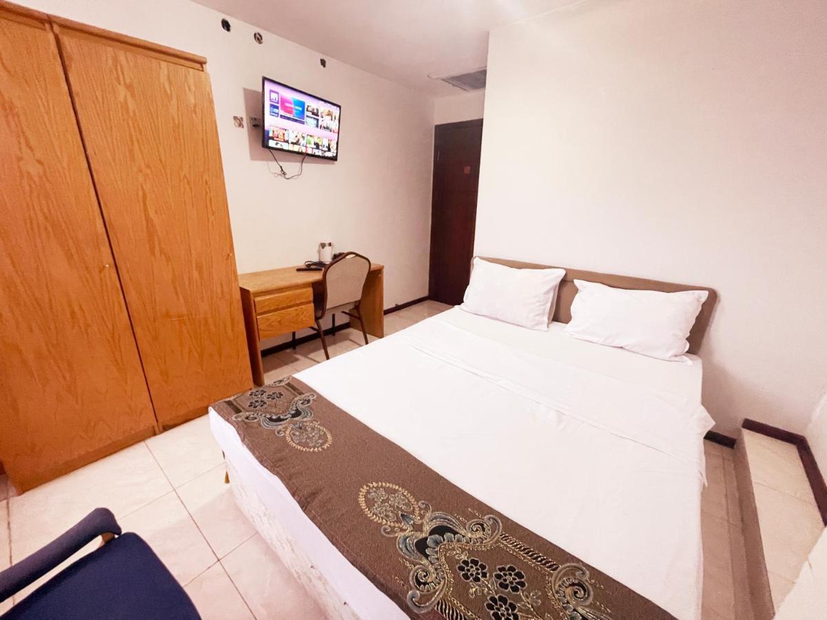 White Horse Hotel Баку Экстерьер фото